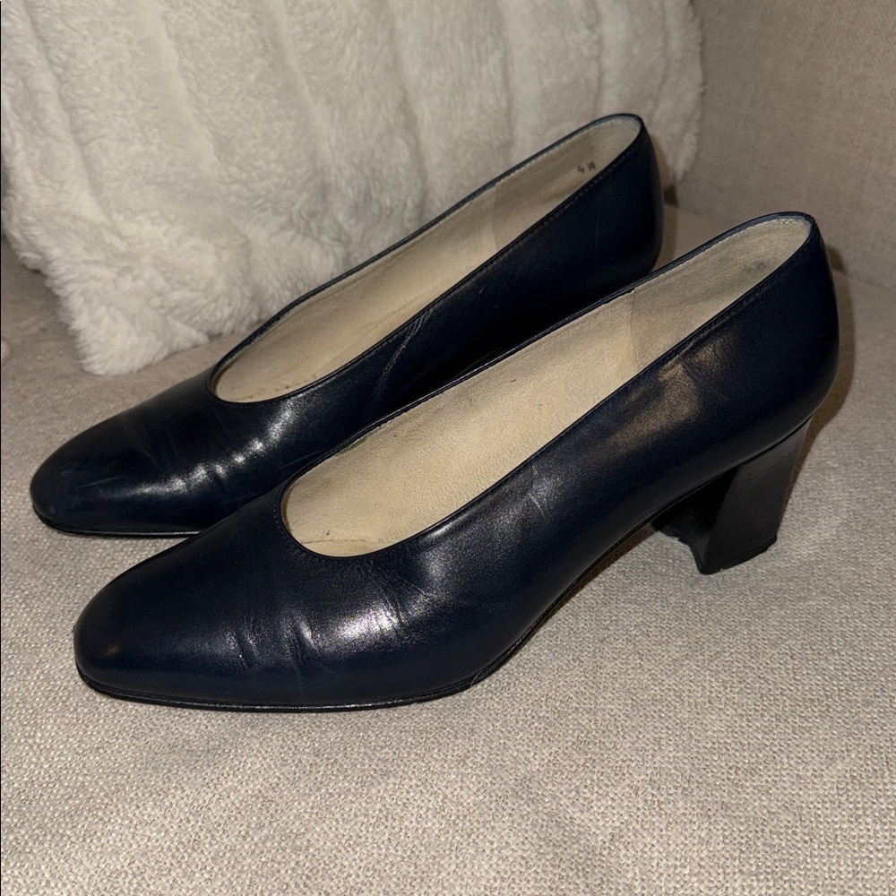 Stuart Weitzman Black Heels 8.5C